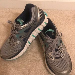 Saucony ISO Redeemer Pwgrid Womens Running Shoes